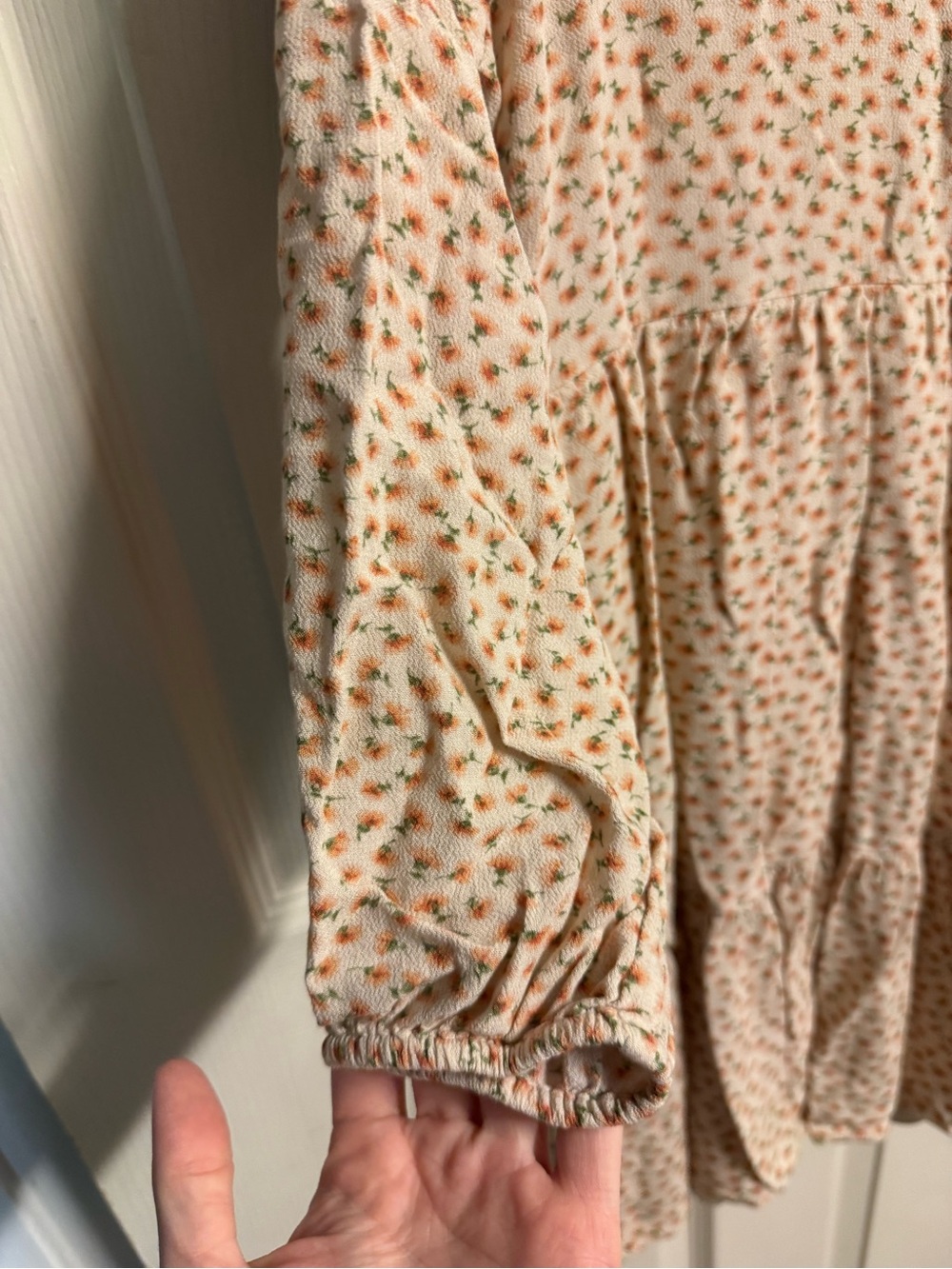 Women’s Cream Floral V-Neck Tiered Long-Sleeve Dress - Picture 6 of 6